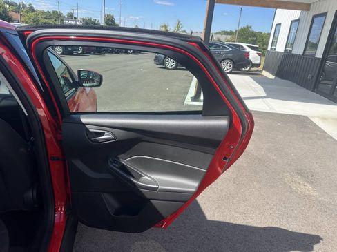 Used 2017 Ford Focus SE image 21