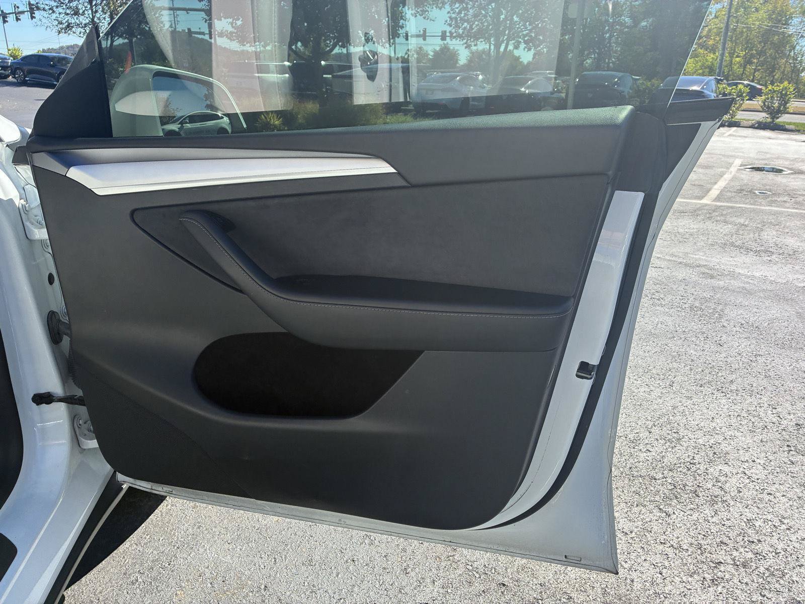 Used 2023 Tesla Model Y Long Range AWD/4WD image 12