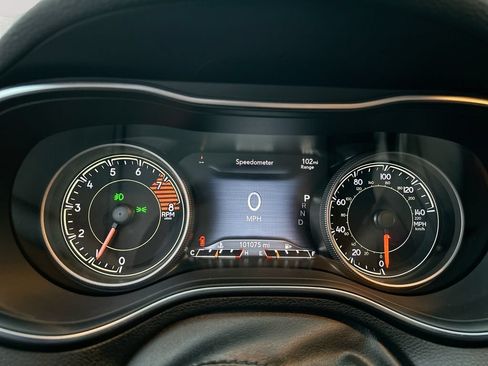 Used 2019 Jeep Cherokee Limited AWD/4WD image 15