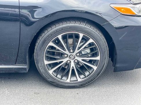 Used 2020 Toyota Camry SE image 9