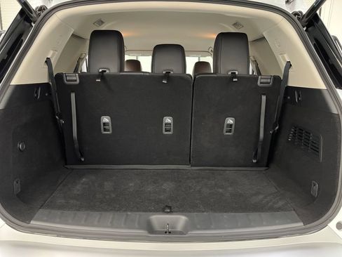 Used 2025 Nissan Pathfinder SL AWD/4WD image 39