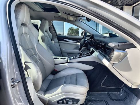 Used 2018 Porsche Panamera 4 AWD/4WD image 28