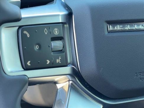 New 2025 Land Rover Discovery Dynamic SE AWD/4WD image 19