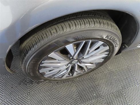Used 2025 Nissan Altima 2.5 SV AWD/4WD image 8