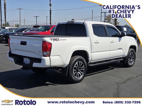 Used 2017 Toyota Tacoma TRD Sport RWD image 7