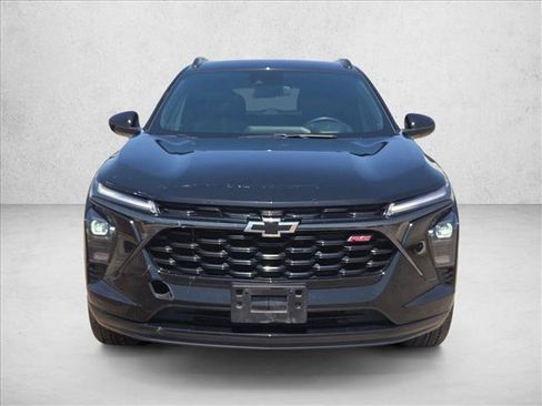 Used 2024 Chevrolet Trax RS FWD image 2