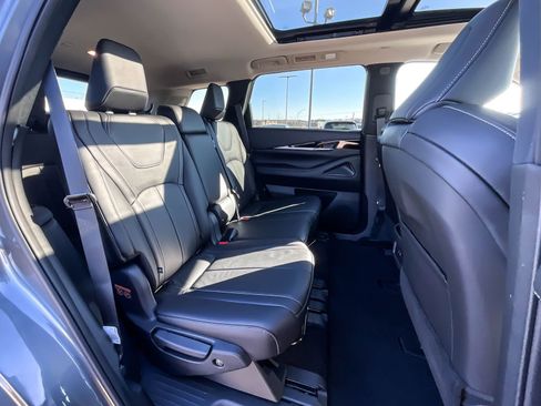 Certified 2025 INFINITI QX60 Pure image 18