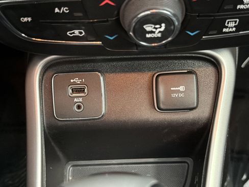 Used 2020 Jeep Compass Latitude FWD image 30