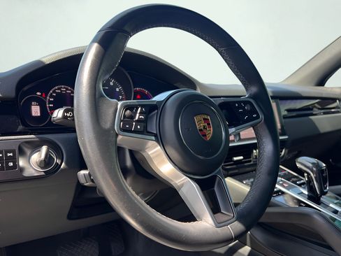 Used 2021 Porsche Cayenne AWD/4WD image 41