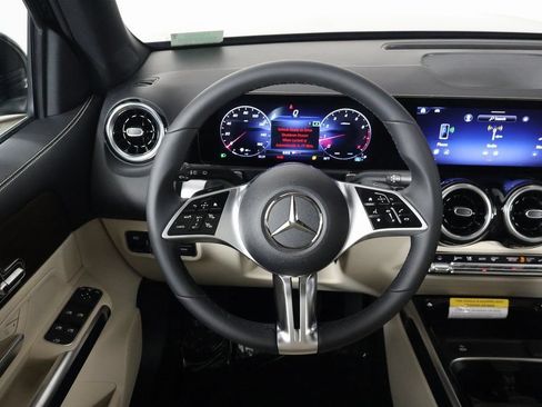 New 2026 Mercedes-Benz GLB 250 image 3