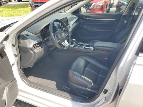 Certified 2024 Nissan Altima 2.5 SR FWD image 10