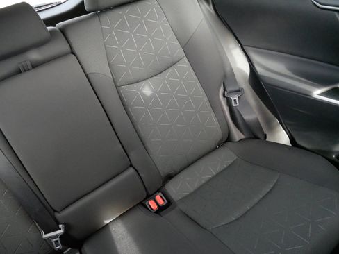 Used 2021 Toyota RAV4 XLE image 15