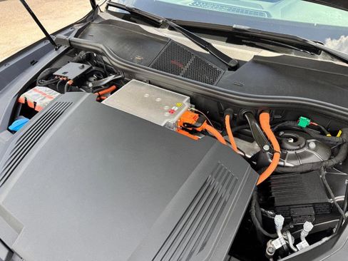 Used 2021 Audi e-tron Premium Plus w/ Premium Plus Package image 32