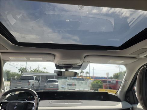 New 2026 Lincoln Navigator L Reserve image 17