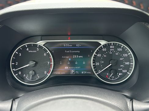 Certified 2024 Nissan Sentra SR FWD image 17