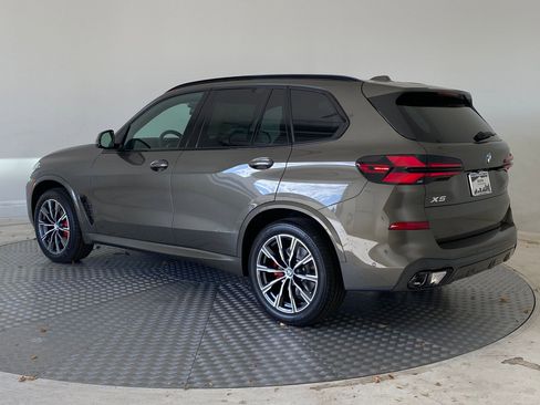 New 2026 BMW X5 xDrive40i w/ M Sport Package image 3