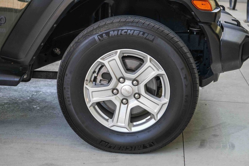 Used 2022 Jeep Wrangler Unlimited Sport AWD/4WD image 10