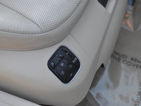 Used 2004 Mercedes-Benz SL 500 w/ Comfort Pkg image 41