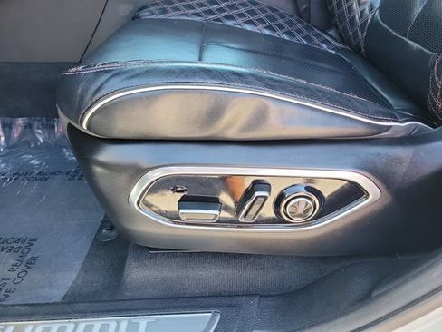 Used 2022 Jeep Grand Cherokee Summit AWD/4WD image 35