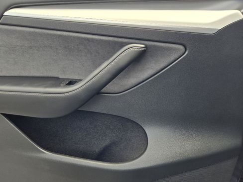 Used 2023 Tesla Model Y Performance AWD/4WD image 19