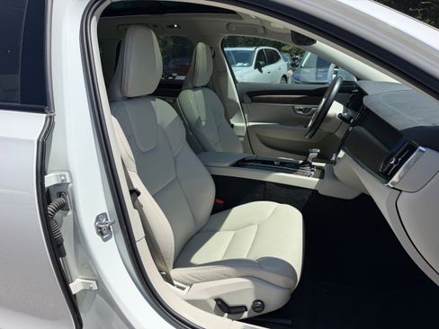 Used 2021 Volvo V90 T6 Cross Country w/ Advanced Package AWD/4WD image 9
