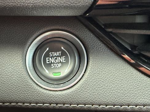 Used 2025 Buick Enclave Preferred FWD image 24