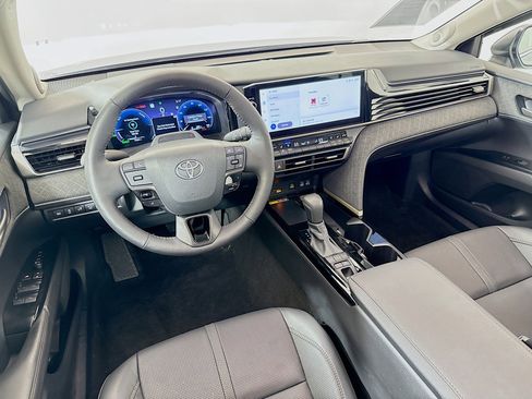 Used 2025 Toyota Camry XLE w/ Premium Plus Package image 23