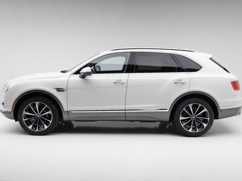 Used 2017 Bentley Bentayga AWD/4WD image 9