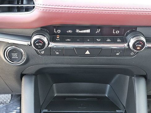 New 2026 MAZDA MAZDA3 Hatchback w/Premium Plus Pkg image 27