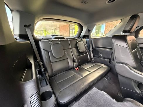Used 2022 Ford Explorer XLT w/ Equipment Group 202A AWD/4WD image 20