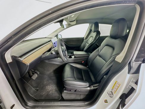 Used 2021 Tesla Model Y Long Range image 13