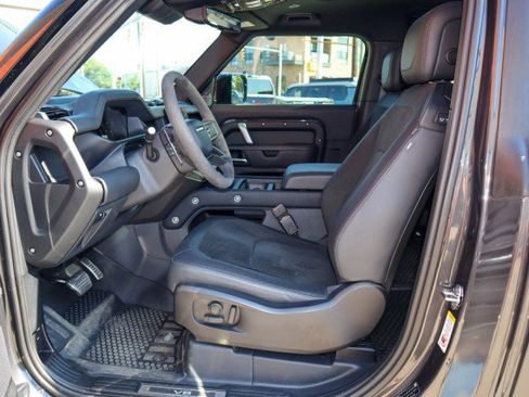 Used 2023 Land Rover Defender 90 V8 image 13