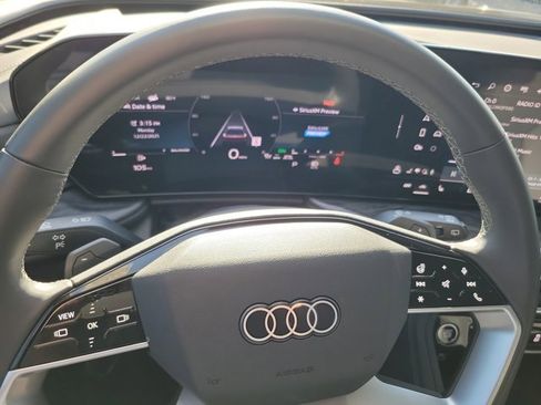 Certified 2025 Audi Q5 Premium w/ Convenience Package image 20