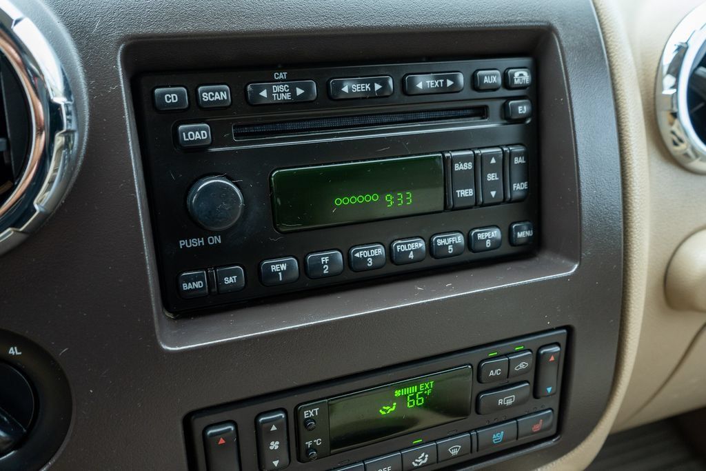Used 2006 Ford Expedition Eddie Bauer AWD/4WD image 25