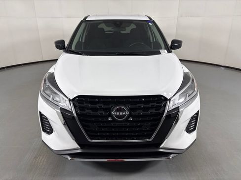 Used 2024 Nissan Kicks S FWD image 3