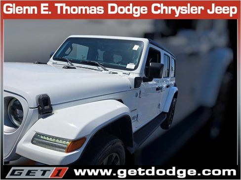 Used 2023 Jeep Wrangler Unlimited Sahara w/ Cold Weather Group AWD/4WD image 6