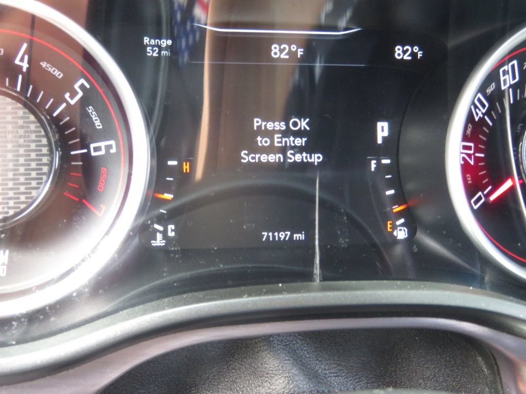 Used 2016 Dodge Challenger SXT RWD image 17