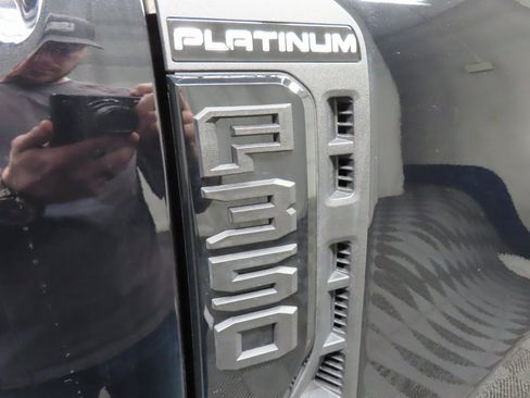 Used 2025 Ford F350 Platinum w/ FX4 Off-Road Package image 57