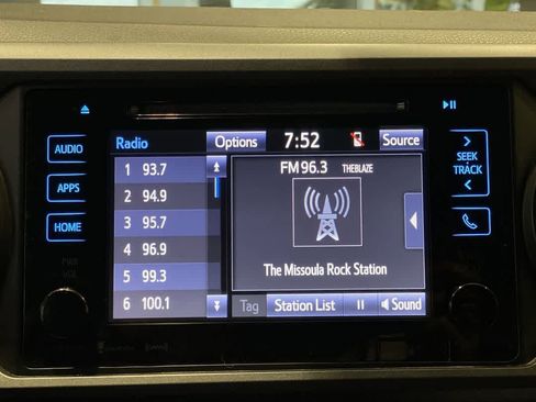 Used 2019 Toyota Tacoma TRD Off-Road image 19