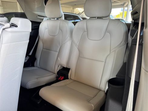 New 2026 Volvo XC90 B6 Ultra image 14