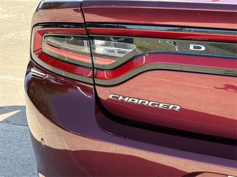 Used 2020 Dodge Charger SXT image 6