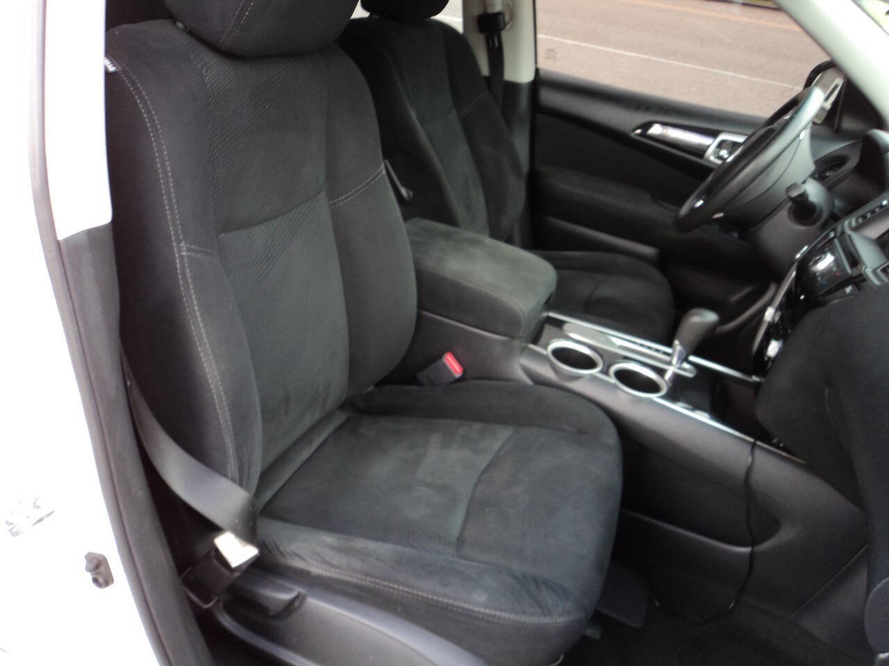 Used 2014 Nissan Pathfinder S FWD image 21