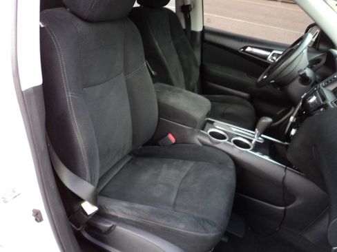 Used 2014 Nissan Pathfinder S FWD image 21