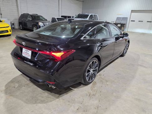 Used 2019 Toyota Avalon XSE w/ All Weather Liner Package FWD image 10