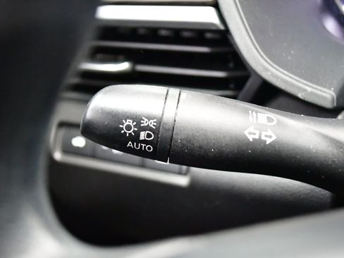 Used 2025 Nissan Altima 2.5 SV image 19