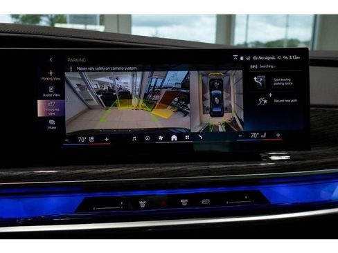 Used 2025 BMW i7 eDrive50 w/ Premium Package image 75