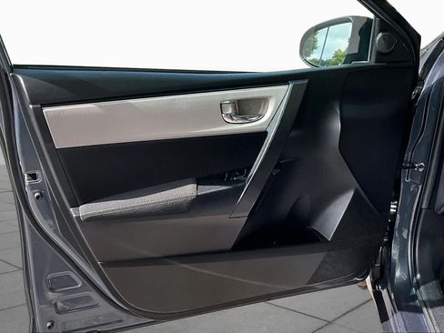 Used 2018 Toyota Corolla LE FWD image 21