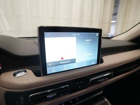 Used 2023 Lincoln Aviator Reserve w/ Equipment Group 201A AWD/4WD image 6