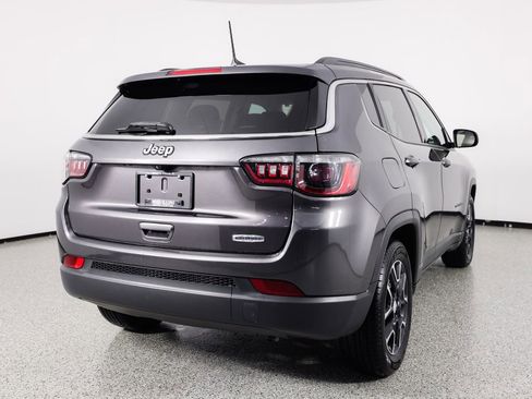 Used 2022 Jeep Compass Latitude image 8