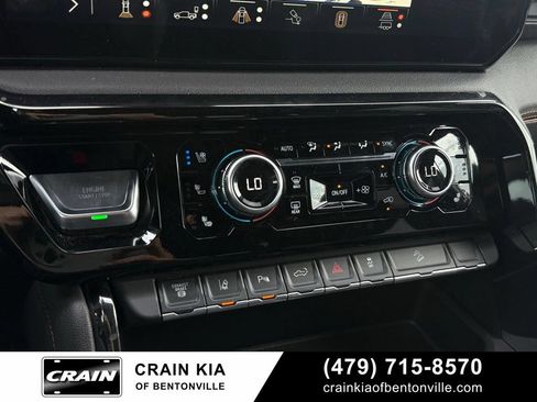 Used 2024 GMC Sierra 2500 AT4 w/ AT4 Premium Plus Package AWD/4WD image 17